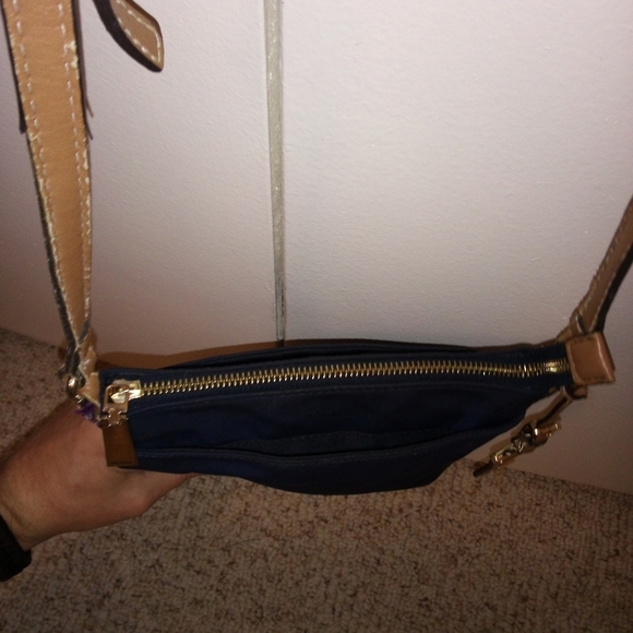 Tommy Hilfiger Julia flat crossbody bag - Picture 13 of 13